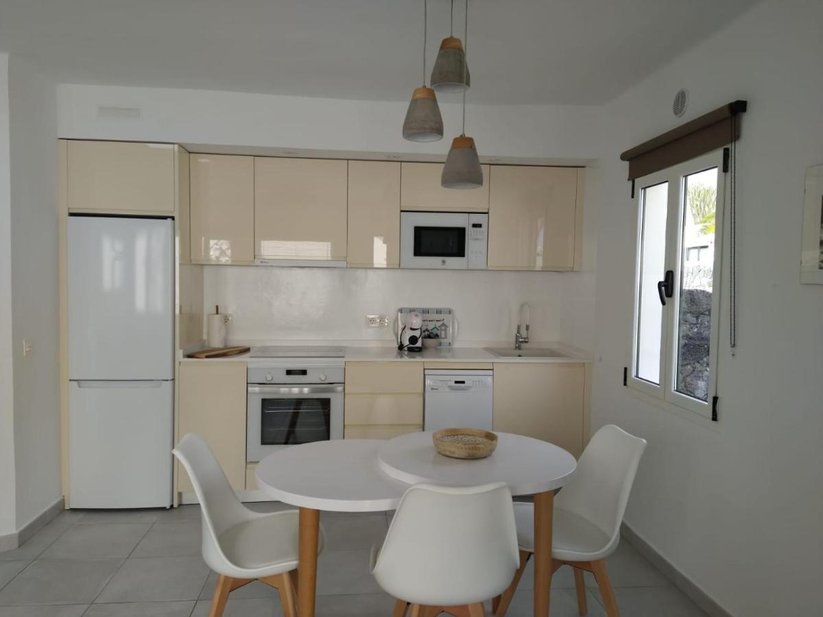 Bungalow Paseo Del Mar- Playa Roca Residence Sea Front Access - Free Ac - Wifi Costa Teguise Eksteriør billede